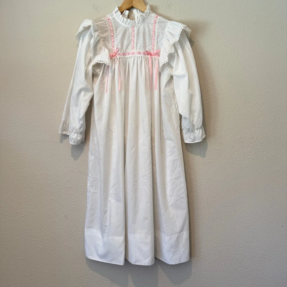 American Girl Girls White Victorian Lace Pink Ribbon Nightgown Size M Medium